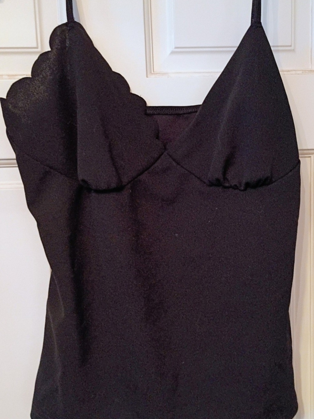 Black Scalloped Cami Tank Top - Women